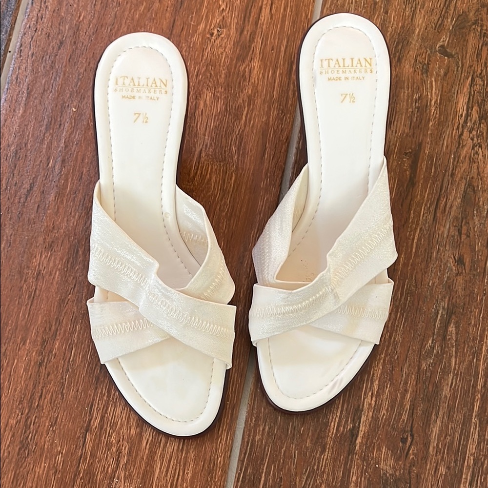 Italian Shoemakers Women's Cream Sandals